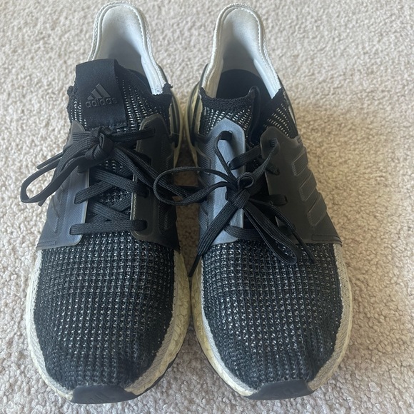 Adidas Ultra Boost - Picture 3 of 4